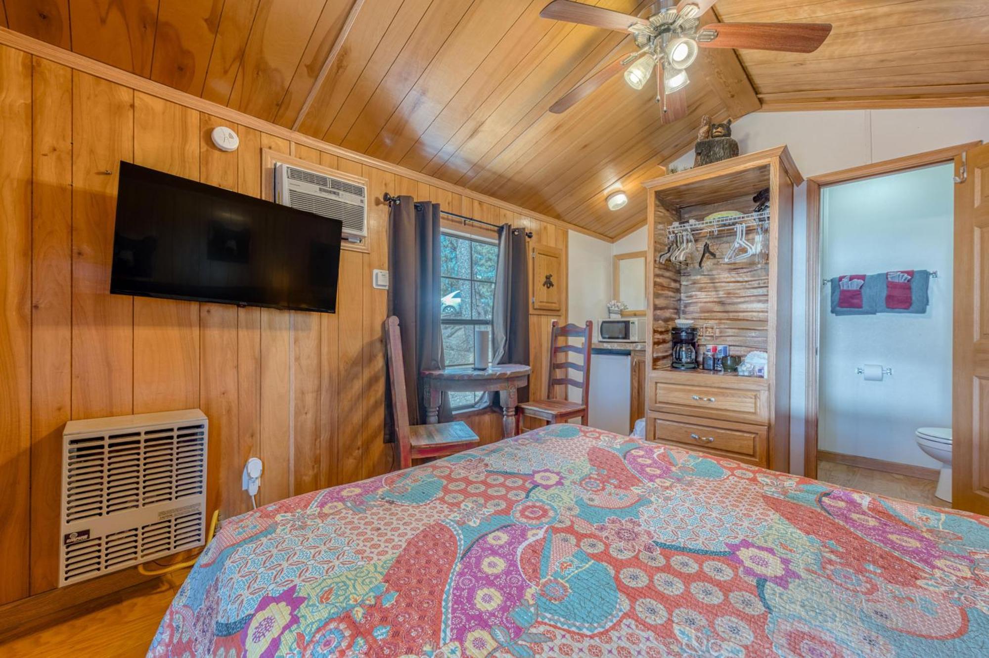 Enchanted Hideaway Cabins And Cottages Руидозо Экстерьер фото